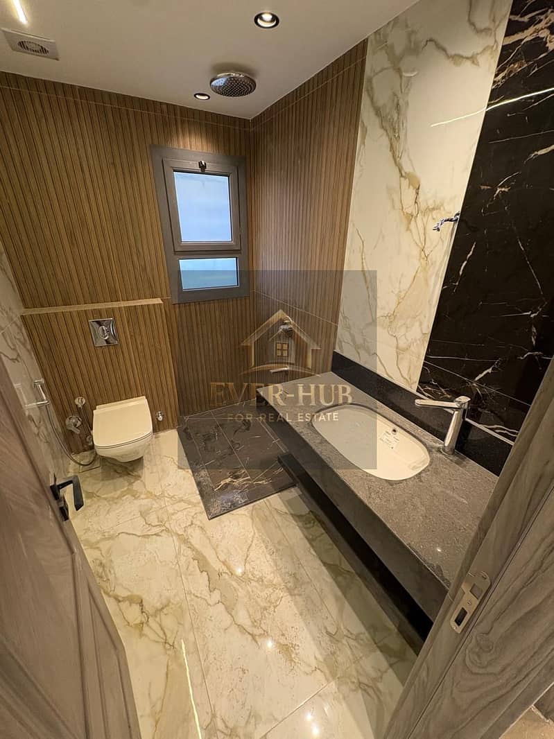 4 13bed52e-be60-45ab-9ff9-25f5f7c77c59. jpg