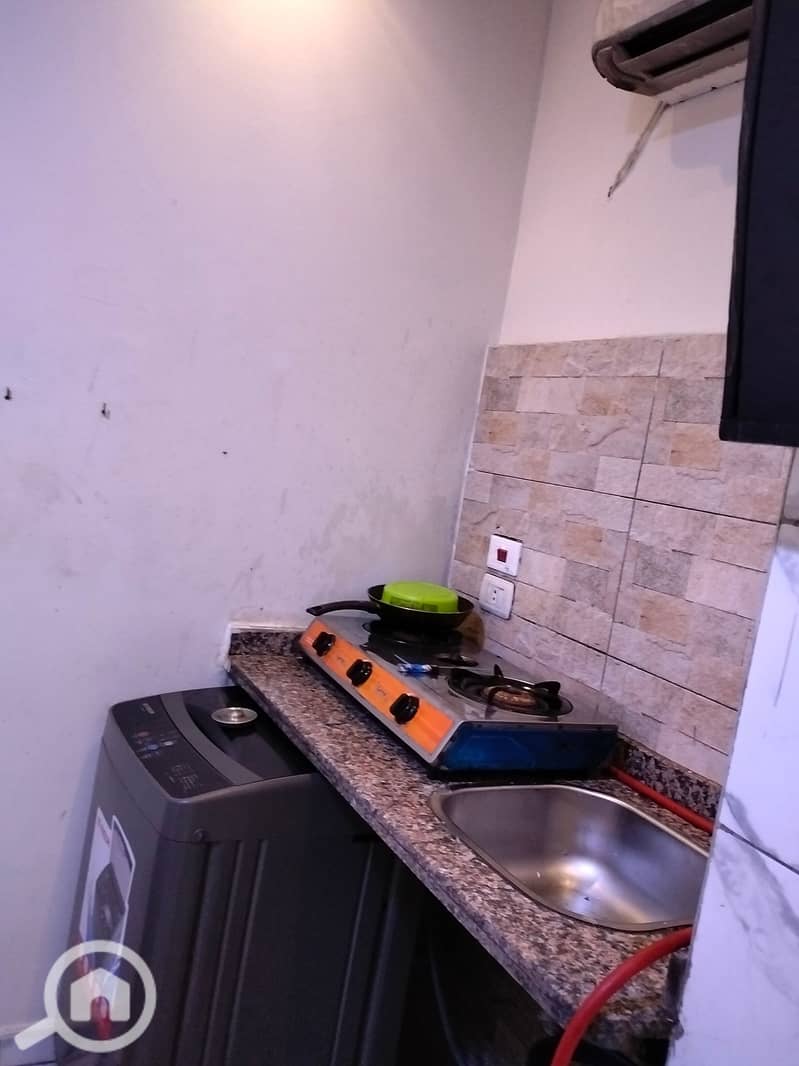 4 25181. jpg