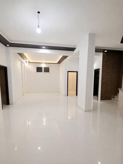 Commercial Building for Rent in New Cairo, Cairo - بدروم ٢٥٠ م اداري الحي الاول التجمع الخامس بجوار الشويفات و التسعين