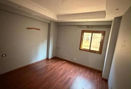 شقة 3 غرف نوم للبيع في القاهرة الجديدة، القاهرة - شقة في البنفسج عمارات على محور محمد نجيب للبيع