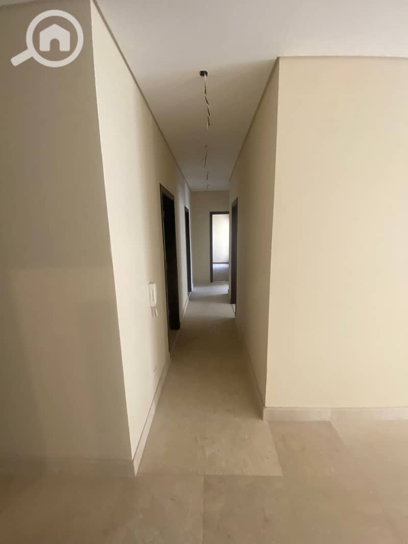 8 451812. jpg