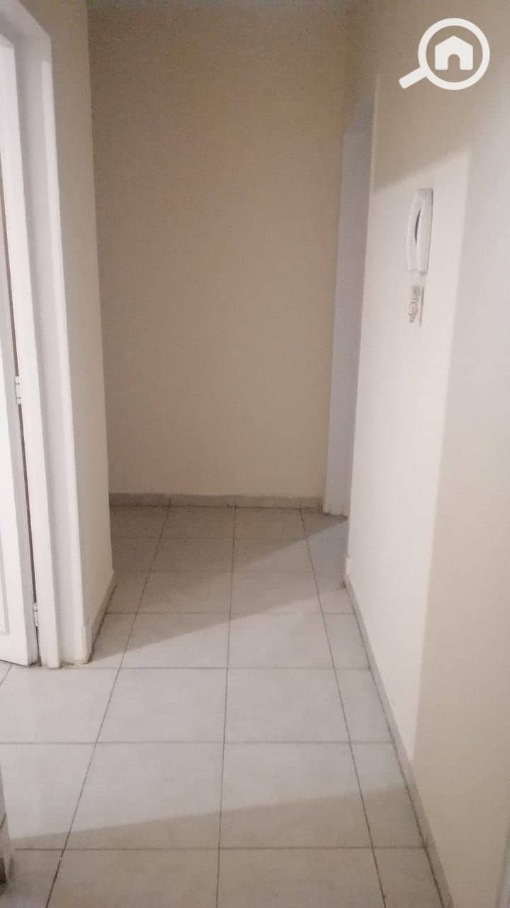 6 885. jpg