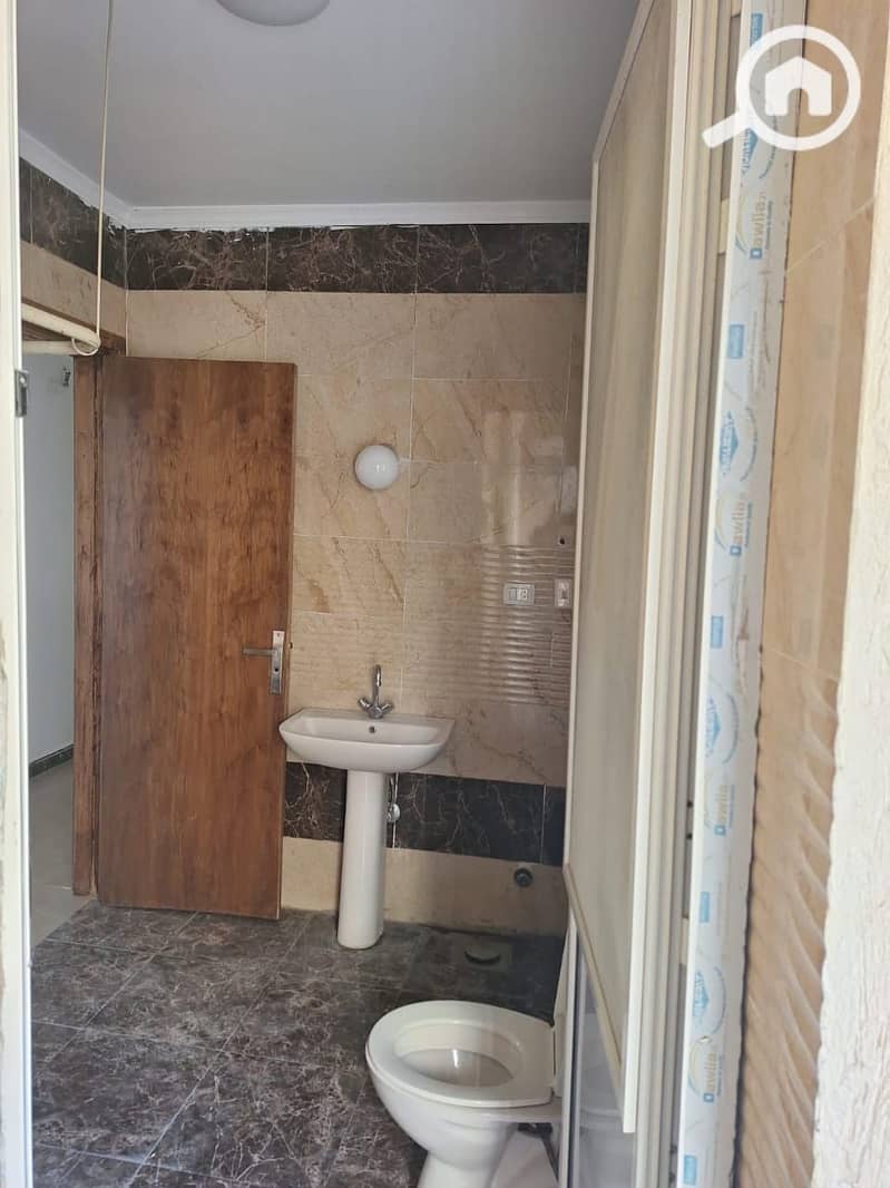 9 1000549784. jpg