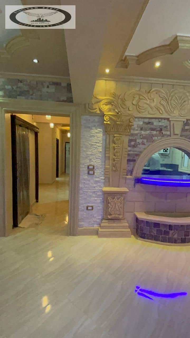 8 e87b7201-903d-426e-b113-4f6c794e3b1c. jpg