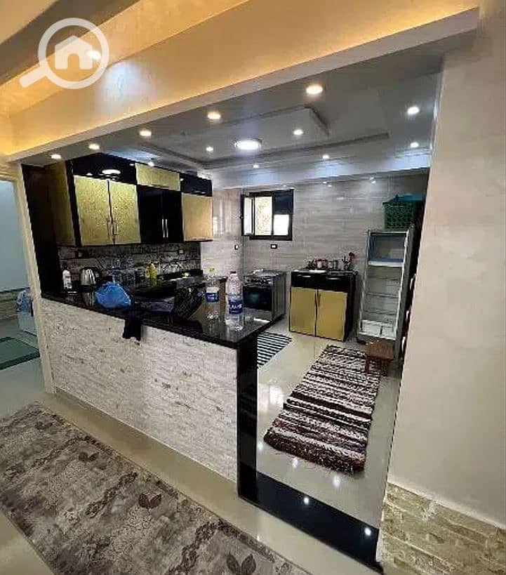 3 8357. jpg