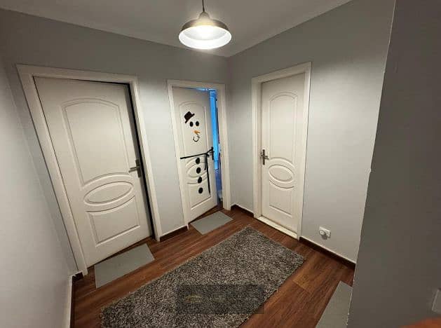 2 8. png