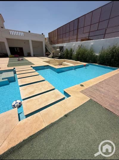 5 Bedroom Villa for Sale in 6th of October, Giza - 3a97a501-a35c-48af-a70d-665a07a6351b. jpg