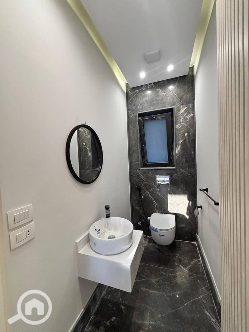 9 0dda70fa-fe96-4083-9e9d-86ef8750d35a. jpg