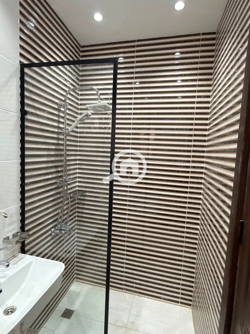 10 1000010460. jpg