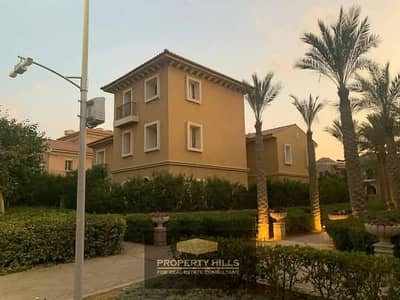 5 Bedroom Townhouse for Sale in Sheikh Zayed, Giza - 3b1dec8a-a500-4886-b34e-34e3f87e6997. jpg