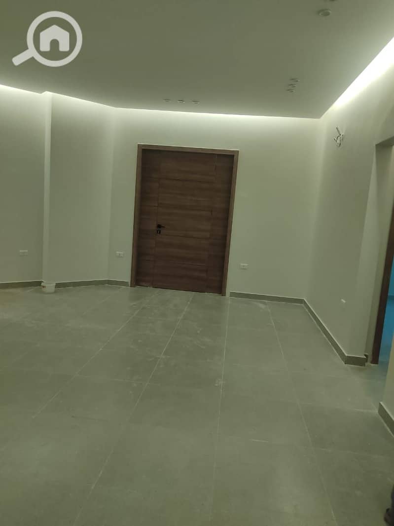 9 1000296773. jpg