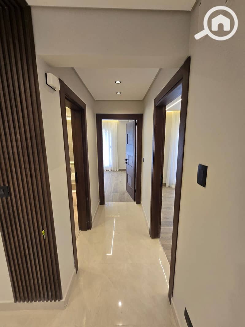12 0e7c8d6c-d9d4-4a10-a691-e667fe6579a5. jpeg