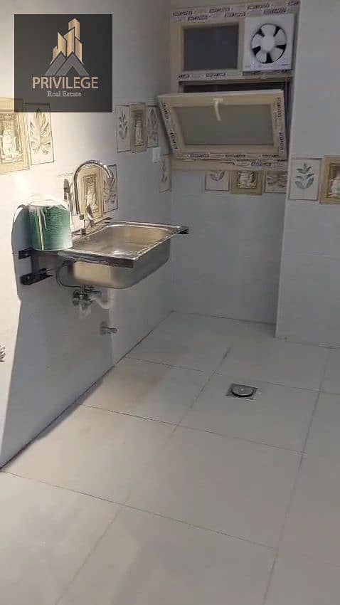 8 1001057093. jpg
