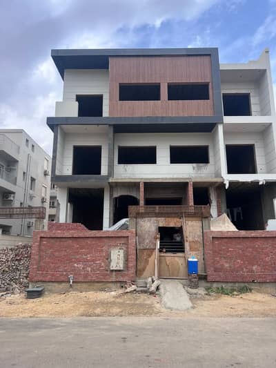 10+ Beds Villa for Sale in 6th of October, Giza - فيلا مميزة على فيو حديقة للبيع بالسياحية الشمالية الثانية - 6 اكتوبر