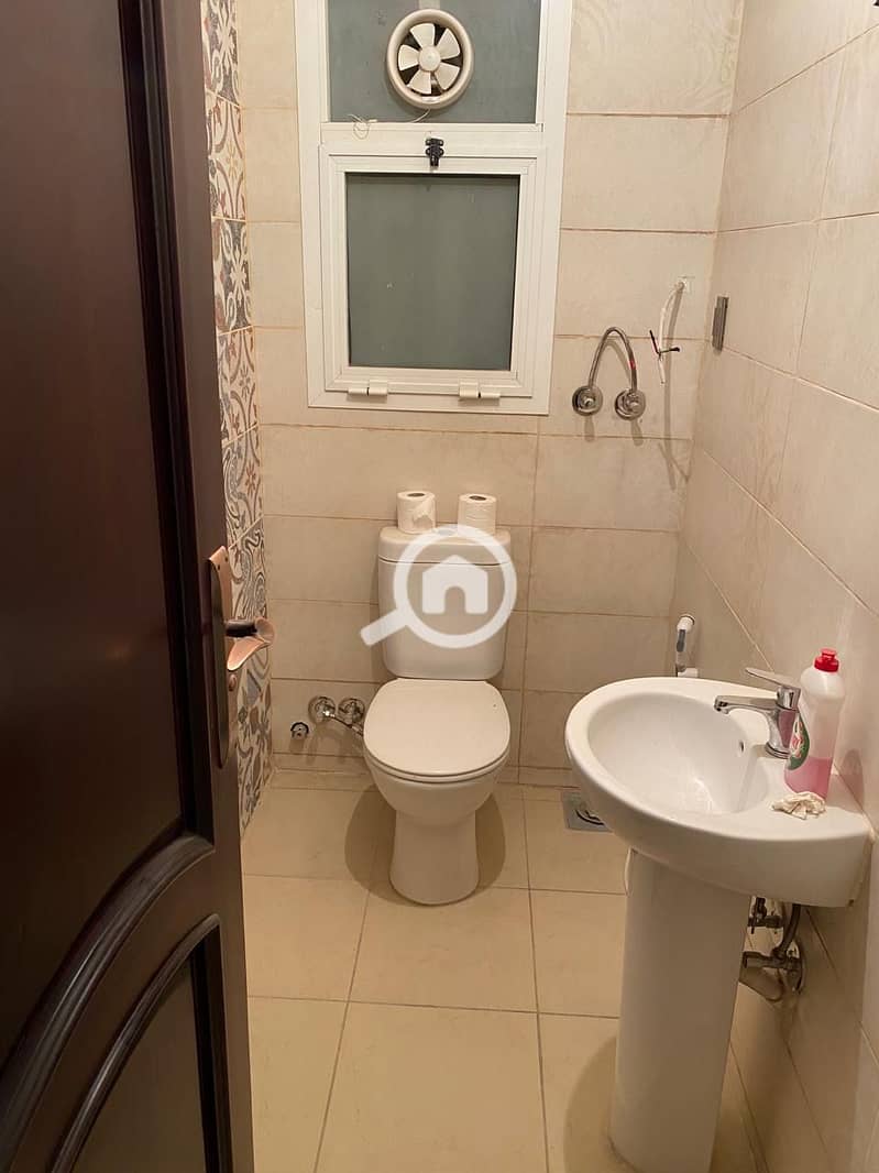 11 f77f6cee-1248-4bed-9c64-2356e47fc12a. jpg