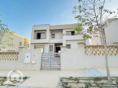 5 Bedroom Villa for Sale in 6th of October, Giza - 488580738_703351268727676_7462135344568083783_n. jpg