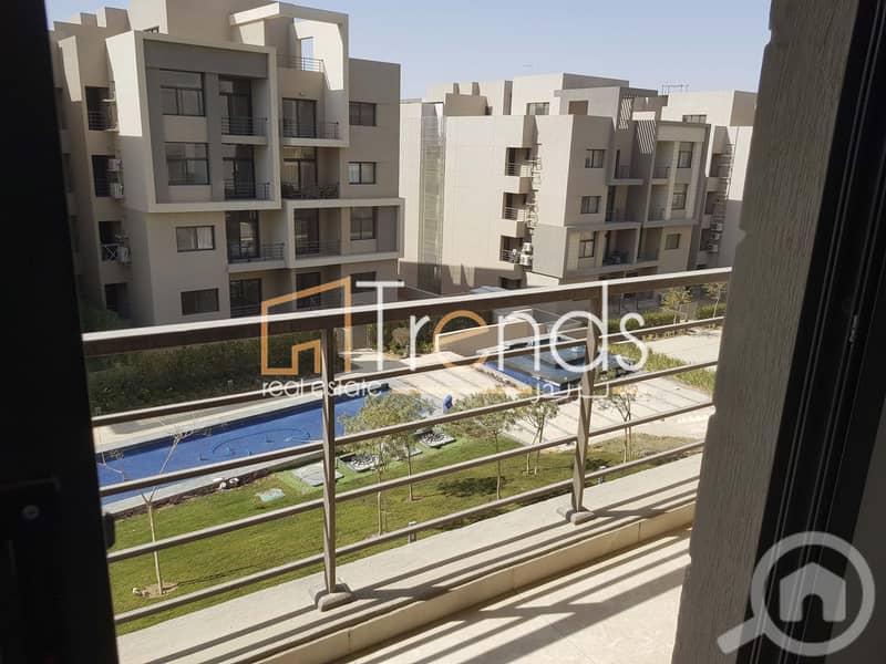 شقه بها مطبخ و تكييفات للايجار فى كمبوند المراسم Apt in Fifth Square