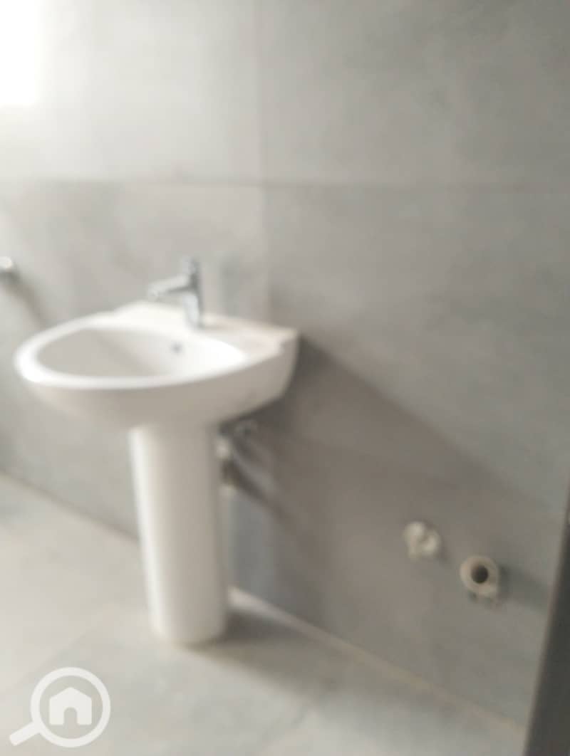 24 1000431545. jpg