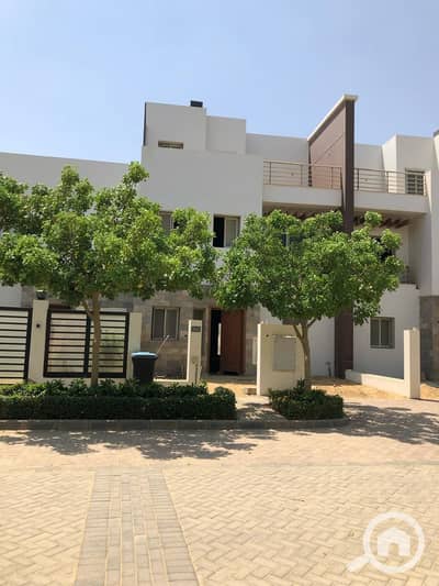 5 Bedroom Townhouse for Sale in New Cairo, Cairo - 2665d0ba-cc1c-4a06-a1aa-963984a6614e. jpg
