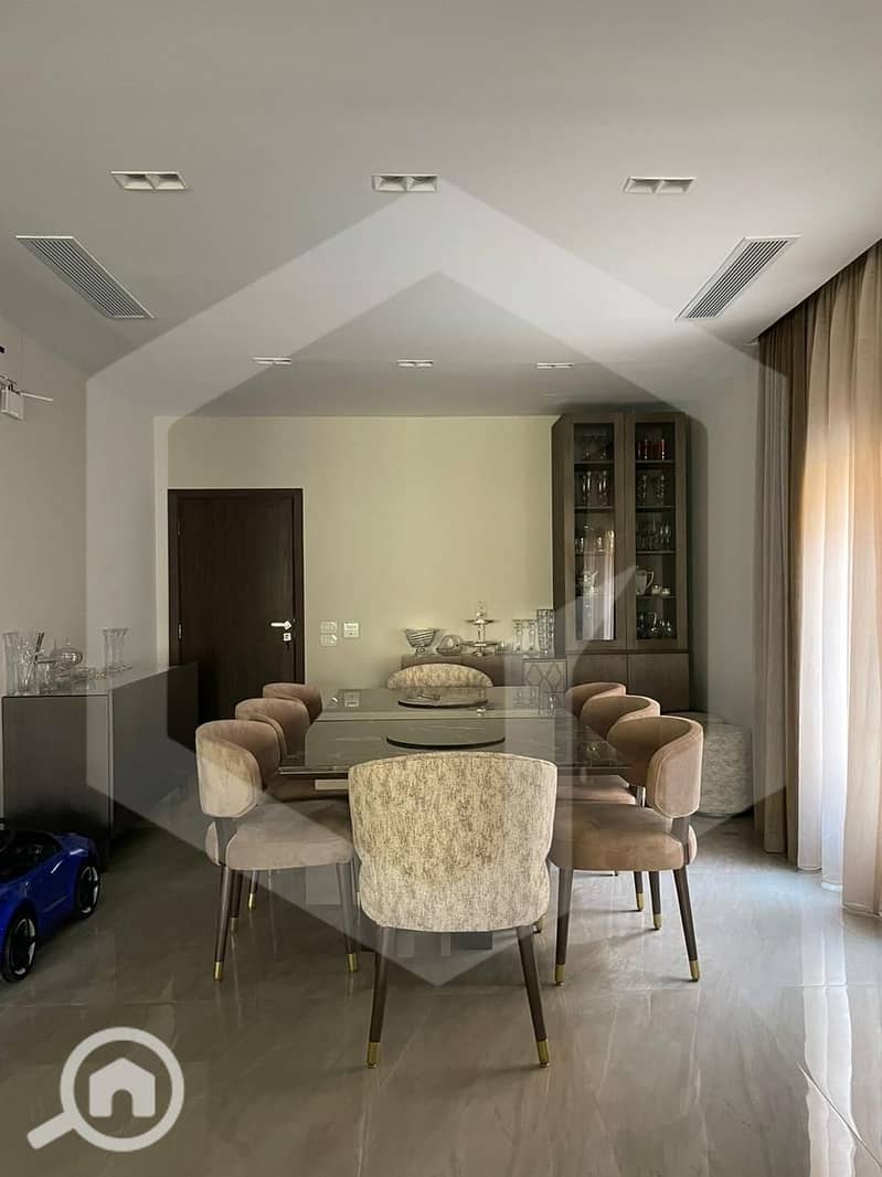 6 Royal Meadows 7. jpg