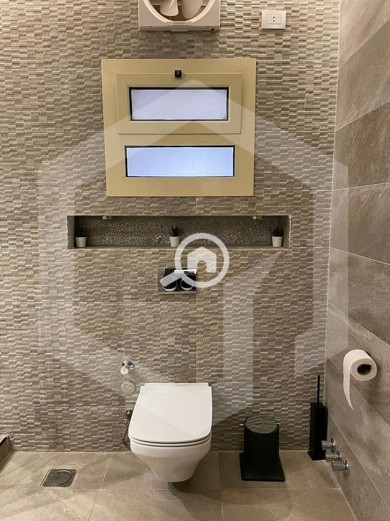 18 Royal Meadows 20. jpg