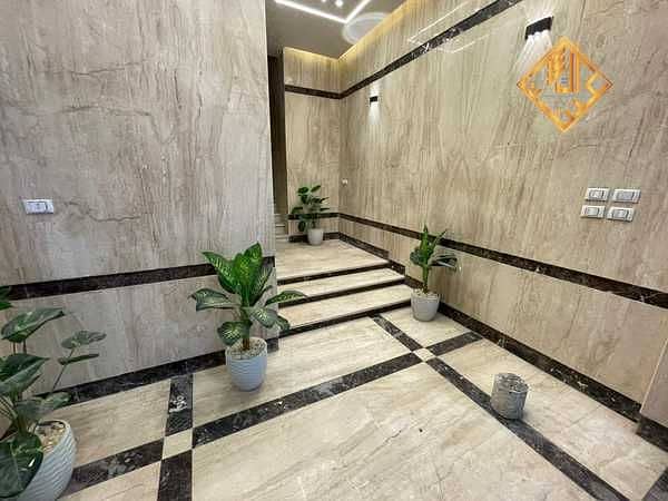 2 CYbM5TmvdHya4fgBF8oU055x8KK01bV355iNS0rH. jpg