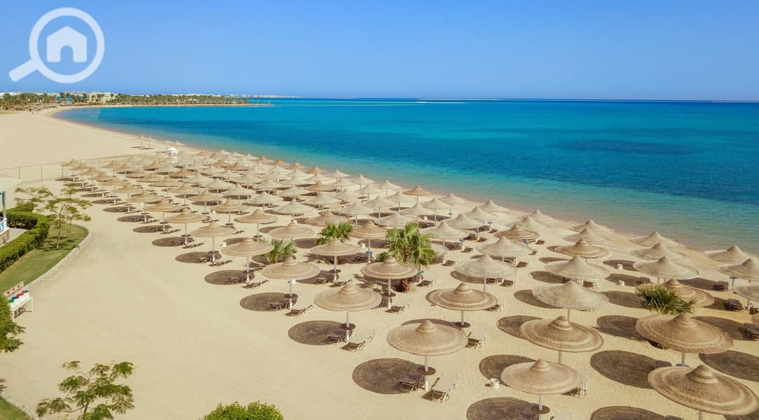 6 imageye___-_imgi_111_solymar-soma-beach. jpeg