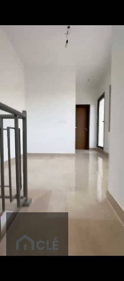 4 WhatsApp Image 2026-08-17 at 21.03. 55 (1). jpeg