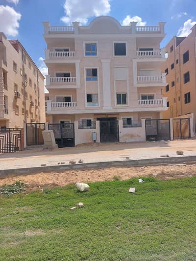 فلیٹ 3 غرف نوم للبيع في العبور، القاهرة - شقه للبيع فى العبور شريط ارض الجولف بيت الوطن بين ارض الجولف والحى 7 فلیٹ 3 غرف نوم للبيع في العبور، القاهرة - شقه للبيع فى العبور شريط ارض الجولف بيت الوطن بين ارض الجولف والحى 7