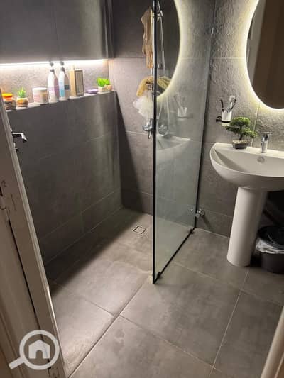 2 Bedroom Flat for Sale in Zahraa Al Maadi, Cairo - 238153. jpg