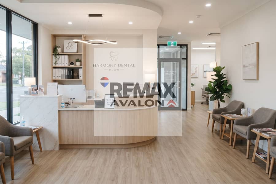 9 Dental_clinic_reception_empty_2K_202608181511. jpg