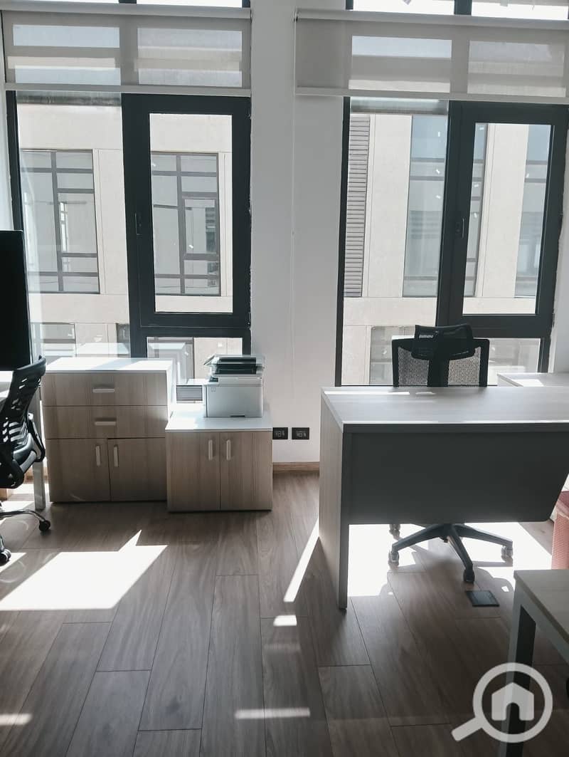 5 3e5837a6-5fa7-4caa-b3f1-38504ce9f6bd. jpg