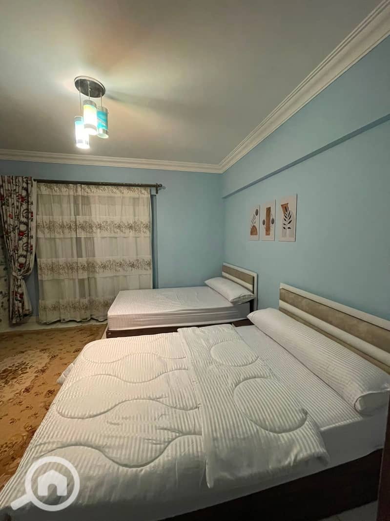 9 24925. jpg