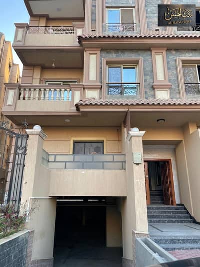 شقة 3 غرف نوم للايجار في الشيخ زايد، الجيزة - PHOTO-2026-08-18-19-12-50. jpg