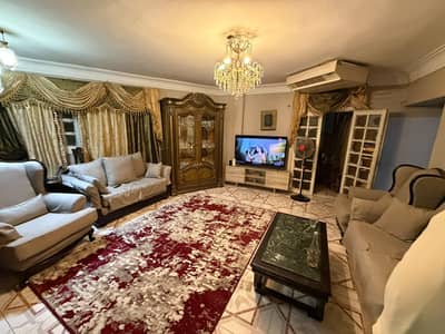 3 Bedroom Apartment for Sale in Mokattam, Cairo - من المالك شقه 177 م تشطيب عادي في منتصف شارع 9 بالهضبه العليا المقطم