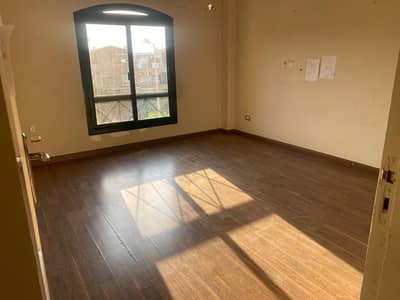 3 Bedroom Flat for Sale in New Cairo, Cairo - شقة ١٦٥ متر للبيع في زيزينيا التجمع الخامس