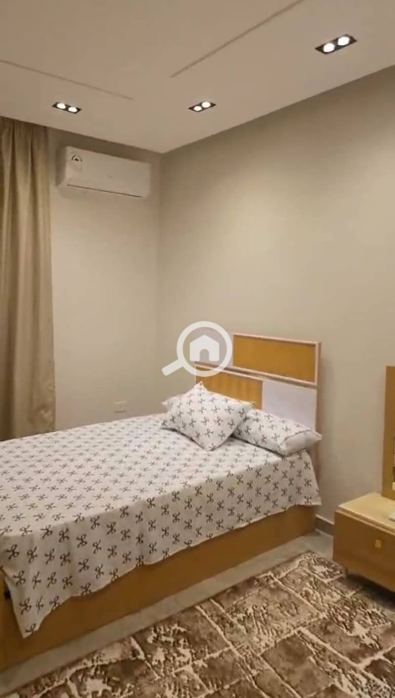 8 1001123807. jpg