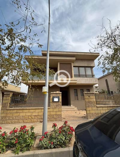 5 Bedroom Villa for Sale in 6th of October, Giza - att. wtEI_rn1Cp4OL6vUyjajE-4eBz8RGs7hmGbNSAqfOO8. jpg