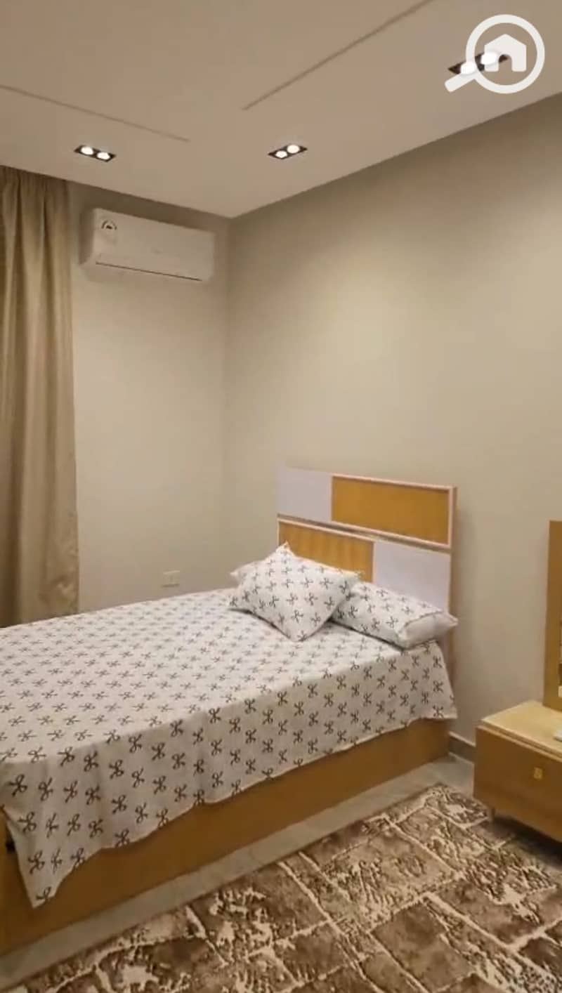 4 1001123807. jpg