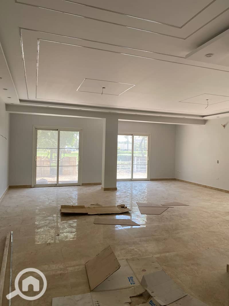 2 555804. jpg