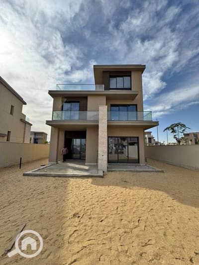 4 Bedroom Villa for Sale in Sheikh Zayed, Giza - 495621405_620389754353574_5831271392653165083_n. jpg