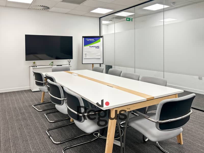 4 HQ_Huntingdon, Redshank House_UK_Centre 7313_Board Room 1_LOCATIONHEROIMAGE. jpg