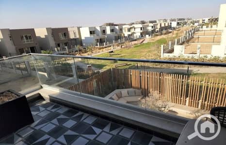 5 Bedroom Townhouse for Sale in 6th of October, Giza - 86496342-e49a-4d57-8fe9-ca5605796c8e_1400x900. jpg