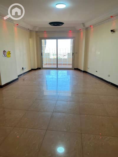3 Bedroom Flat for Rent in Smoha, Alexandria - IMG-20260808-WA0037. jpg 3 Bedroom Flat for Rent in Smoha, Alexandria - IMG-20260808-WA0037. jpg