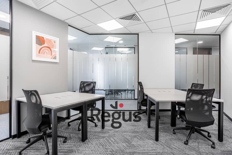 3 Regus_MarinaGate_5663_Dubai_UnitedArabEmirates_LargeOffice2_Without People. jpg