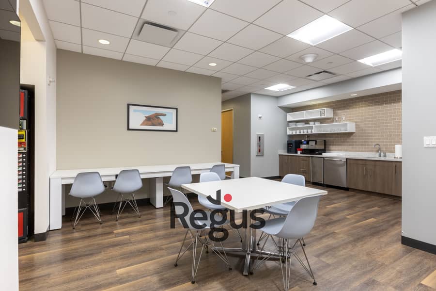 6 Regus_Regus Madison Square Garden - Center 672_NewYorkCity_USA__KitchenNoPPL. jpg