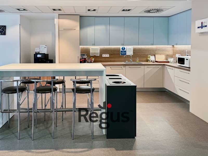 6 Regus_BUDAPEST, Ujbuda Allee Corner_Hungary_Centre 2079_Refresh Area 1. jpg