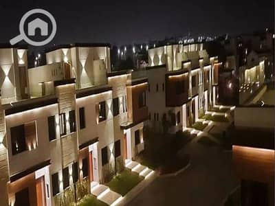 5 Bedroom Townhouse for Sale in New Cairo, Cairo - 0u9j_800x600. jpg