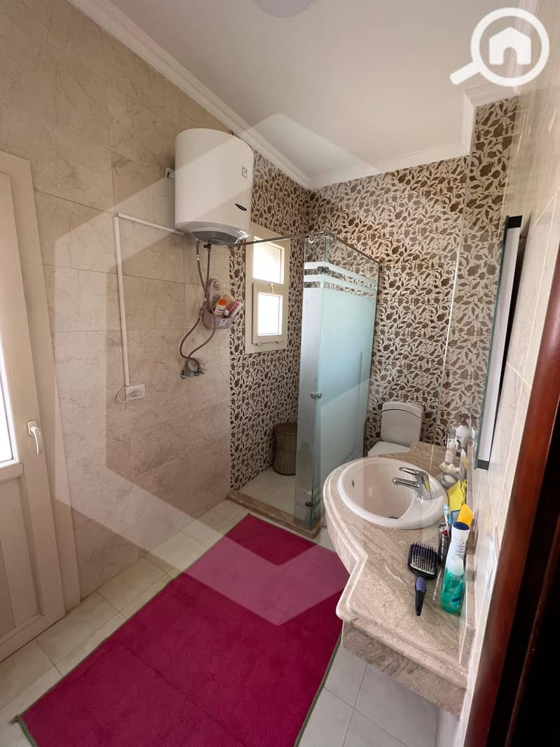 12 El Patio 6 13. jpg
