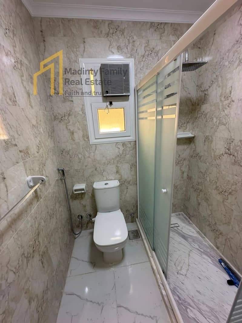 6 8c04d2b8-c003-4209-aeca-051865cc2b5a. jpg